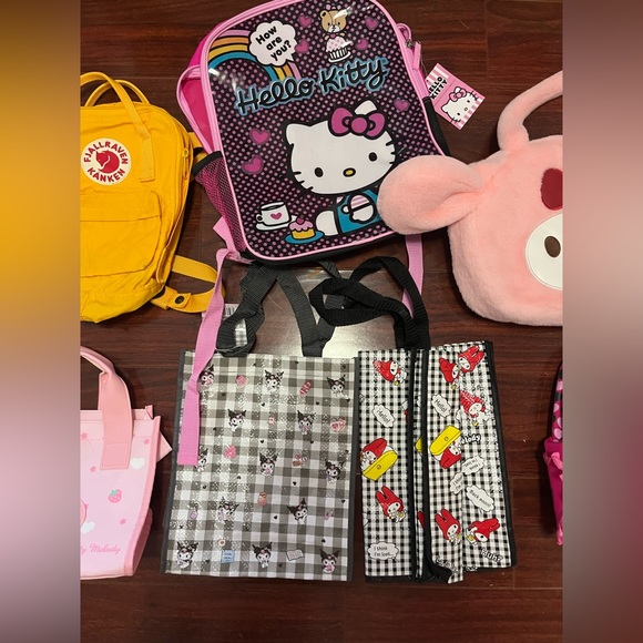 backpacks - Picture 3 of 4